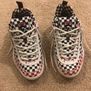 checkered fila’s